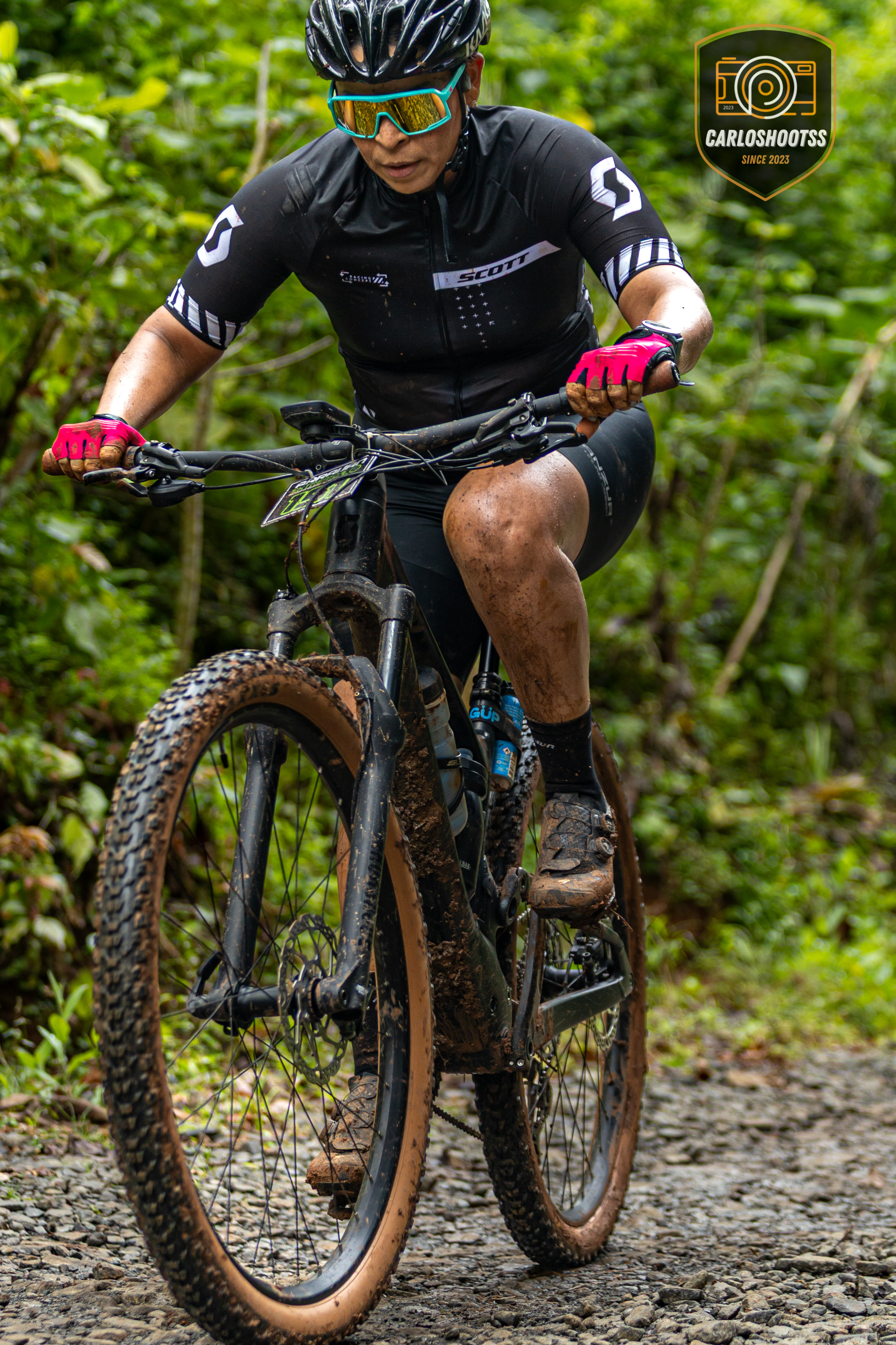 Arraijan extremo by Carlos Domínguez cover